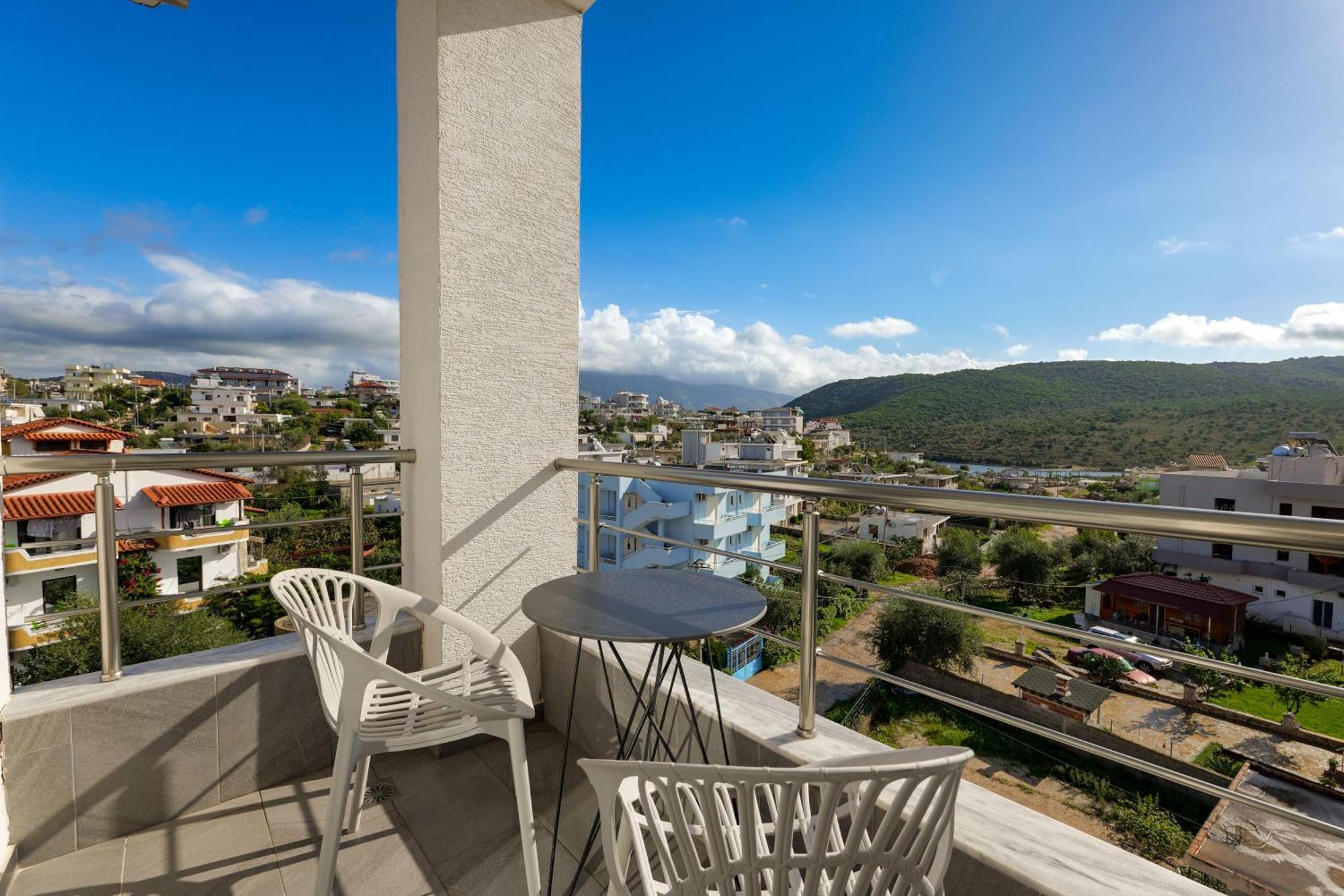 Hotel Piramida Ксамил Экстерьер фото