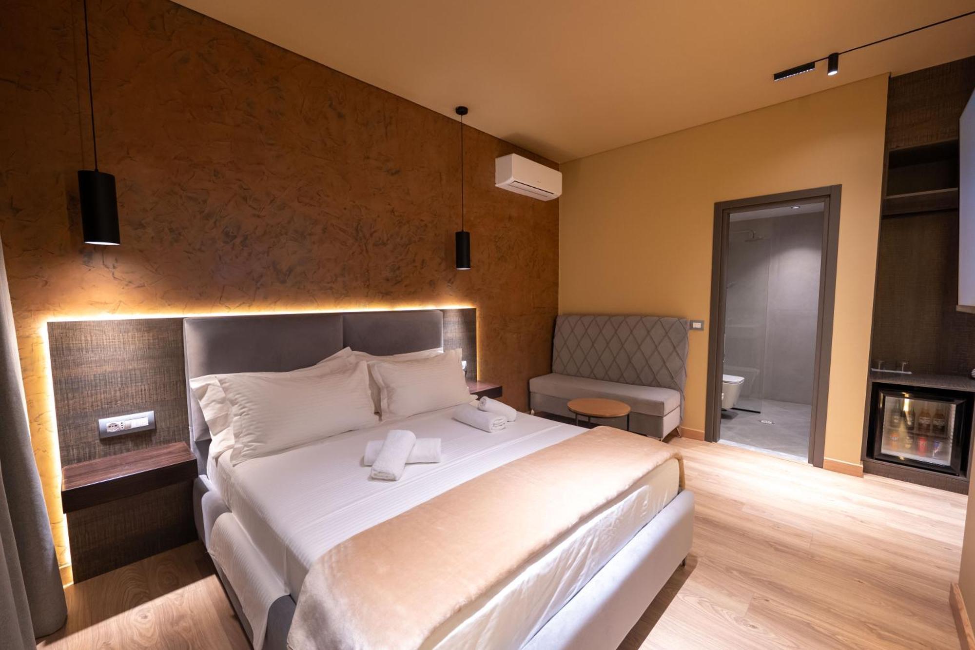 Hotel Piramida Ксамил Экстерьер фото
